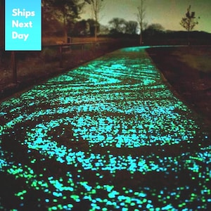 Glow in the Dark Aggregates: 8-15mm Landscaping Gravel, 12hr Glow