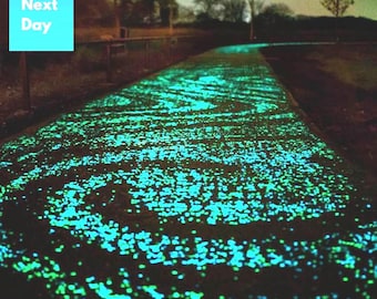 Glow in the Dark Aggregates: 8-15mm Landscaping Gravel, 12hr Glow