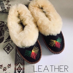Schapenvacht pantoffels winterpantoffels leren mocassins laarzen regionale handgemaakte schoenen vintage cadeau
