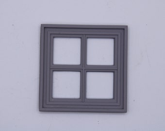Una finestra quadrata con 4 divisioni per un diorama o una casa delle bambole
