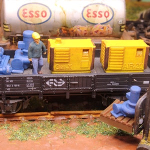Generator and Compressor in HO scale (Unpainted)  - 1:87 Scale Train Scenery Layout H0