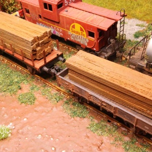 Carga de viga de madera a escala HO – Tren de carga de resina de 2 pilas – Accesorio para diorama 1:87 o OO – Color madera sin pintar