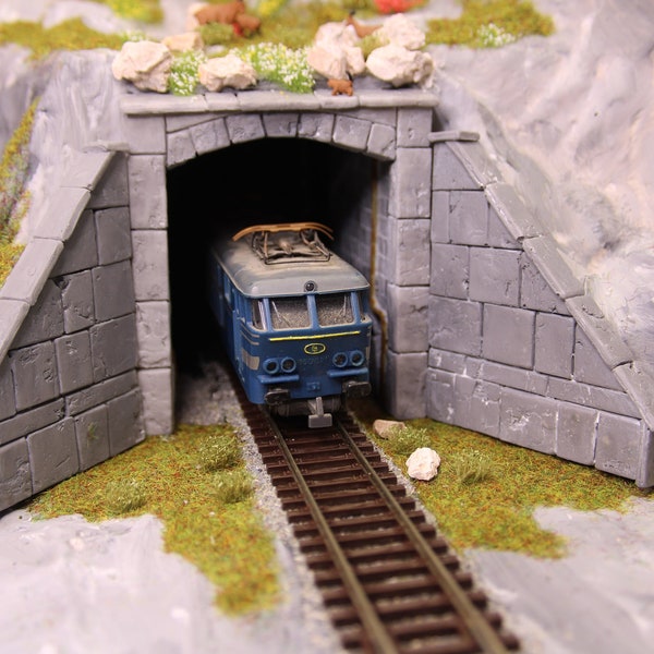 Stone Portal for single train track - HO scale