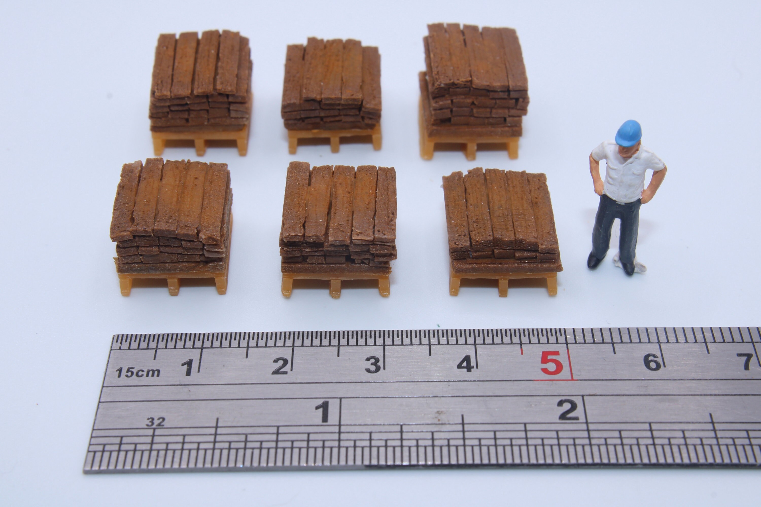 O Scale Pallets HO Scale Pallets With Wood (casted Resin) - 1:87 Train Scenery (set of ...