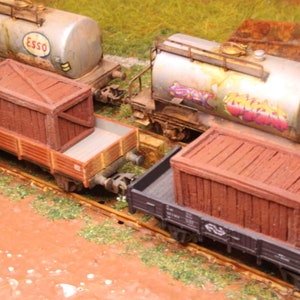 HO Scale Wooden Crate Load – 2 Resin Boxes for Train Cargo or Diorama – 1:87 or OO  – Unpainted Wood Color