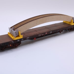 HO Scale Wooden Roof Beams on Pallets – 1:87 Resin Train Load – Painted or Unpainted – OO Scale Compatible - Train Load
