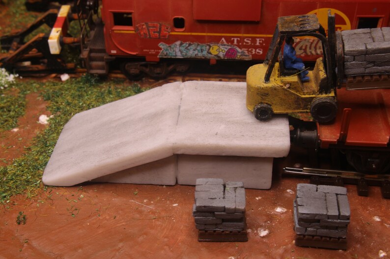 HO Scale Concrete Loading Ramp – Resin Model Railway Diorama - Etsy