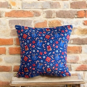 Christmas Patchwork Pillow Cover | Holiday Decor Ideas | Trendy Xmas Gift for Home Decoration & Cozy Interiors
