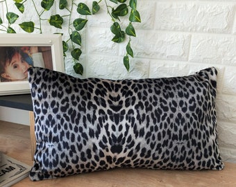 Couverture d'oreiller de velours d'accent de guépard gris, couverture d'oreiller d'animaux