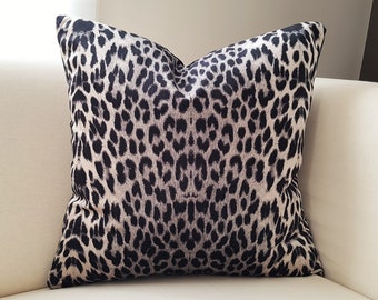 Gray Leopard Velvet Pillow Cover, Cheetah Print Slip Case