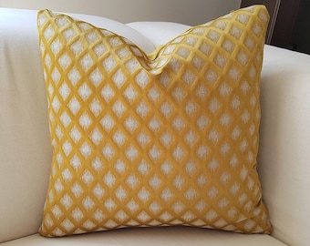 Luxury Gold Decorative Velvet Pillow Covers for Elegant Home Decor