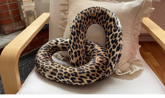 Cheetah velvet pillow hotsell