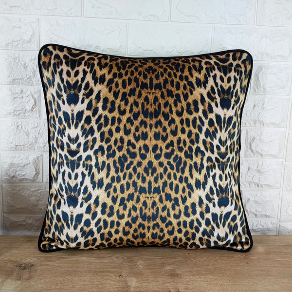 Housse de coussin imprimé léopard avec passepoil, taie d'oreiller décorative guépard sauvage, coussin imprimé animal pour la décoration intérieure