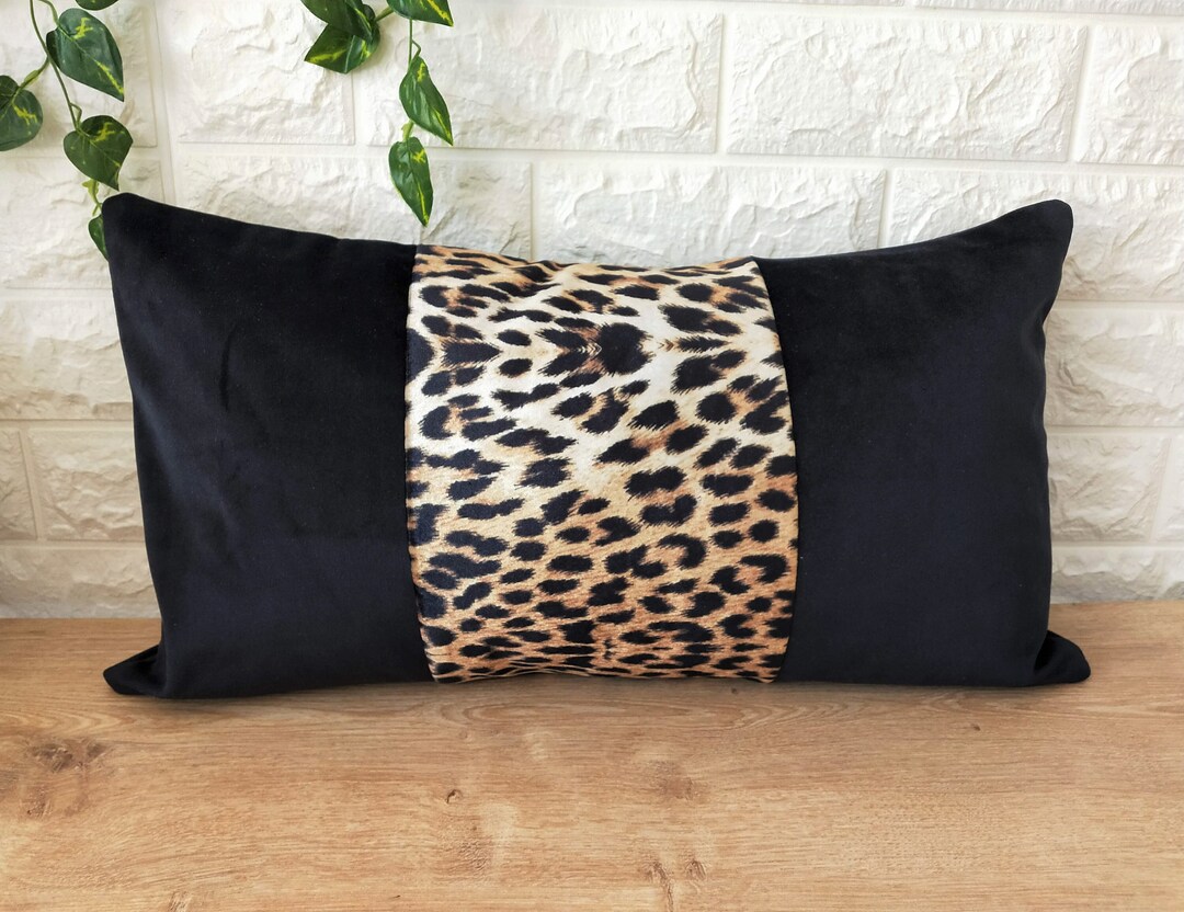 Leopard Print Black Velvet Lumbar Pillow Cover, Trendy Cheetah Pattern