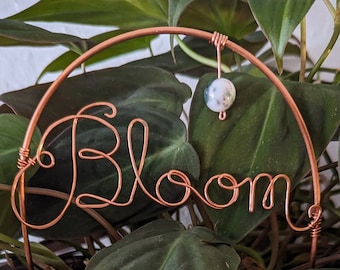 Bloom Houseplant Wire Word Art Crystal Plant Stake, Moss Agate Plant Decor, Copper Wire Plant Accessory, Plant Lover Gift, Crystal Plant Tag