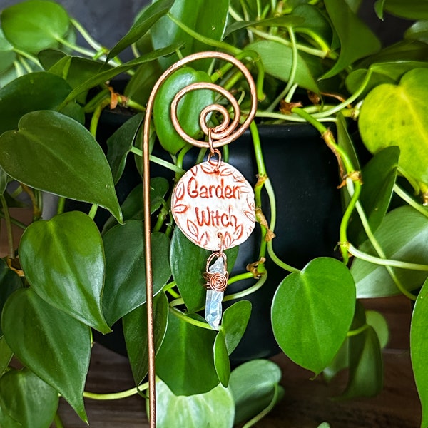 Garden Witch Indoor Garden Witchy Decor Clear Quartz Crystal Plant Stake, Copper Wire Marker for Green Witches, Plant Lovers and Herbalists