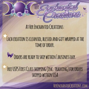 K&ouml;nnte beinhalten: Eine digitale Illustration eines zunehmenden Mondes mit einem lila und rosa Farbverlauf. Der Text "HER Enchanted Creations" ist in einer stilisierten Schriftart geschrieben. Der Text "AT HER ENCHANTED CREATIONS:" ist unter dem Logo geschrieben. Der Text "EACH CREATION IS CLEANSED, BLESSED AND GIFT WRAPPED AT THE TIME OF ORDER." ist unter dem Text "AT HER ENCHANTED CREATIONS:" geschrieben. Der Text "ORDERS ARE READY TO SHIP WITHIN 1 BUSINESS DAY." ist unter dem Text "EACH CREATION IS CLEANSED, BLESSED AND GIFT WRAPPED AT THE TIME OF ORDER." geschrieben. Der Text "FREE USPS FIRST CLASS SHIPPING (INC. TRACKING) FOR ORDERS SHIPPED WITHIN USA" ist unter dem Text "ORDERS ARE READY TO SHIP WITHIN 1 BUSINESS DAY." geschrieben. Der Text "HERENCHANTEDCREATIONS.COM" ist am unteren Rand des Bildes geschrieben.