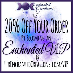 Puede incluir: Un fondo de acuarela morado y azul con estrellas blancas. El texto dice "Obtenga un 20% de descuento en su pedido al convertirse en un VIP encantado @ HEREENCHANTEDCREATIONS.COM/VIP"