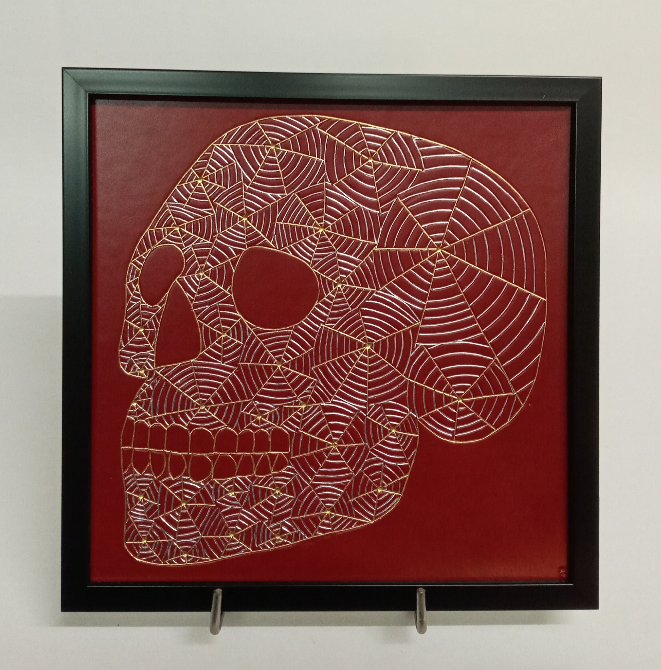 Tableau en Cuir Doré à Chaud, Tête de Vie - Mort