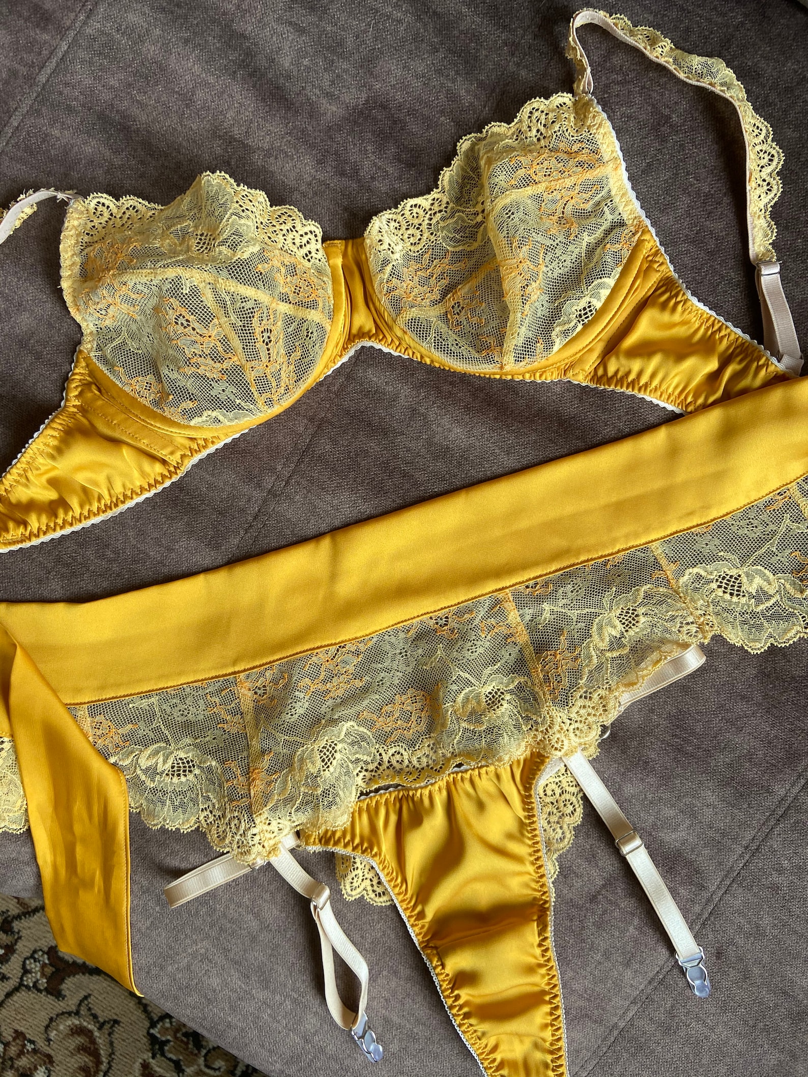 Gold Spitze und Seide Dessous Set Luxus Unterwäsche - Etsy Schweiz