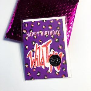 Feliz aniversário WILD THING! Estampa de leopardo / Roxo / Cartão de leopardo / Festeira / Cartão de aniversário Wild Thing.