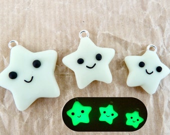 Glow-in-the-dark Star Keyring Charm - glows in the dark - lights up the night