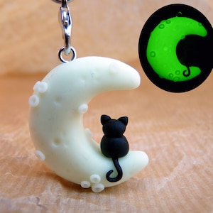 Dreamy Cat Moon Keyring Charm