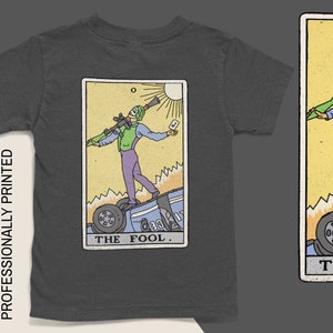 T-shirt cartes de tarot The Fool, t-shirts cartes de tarot, t-shirts lecture de cartes de tarot, vêtements de sorcière, t-shirts de sorcière, t-shirts occultes.