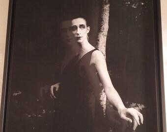 Photo print with model in black and white