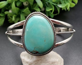 Pulsera tipo brazalete de turquesa número 8 STN #C56 / Pulsera de turquesa de plata de ley / Se adapta a muñecas pequeñas de 5 a 6 1/4 pulgadas.