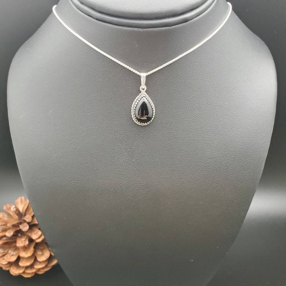 完売品！【eL+1】stone long necklace ブラック おねさん 新品【eL+1】stone long necklace ブラウン おねさん 巾着