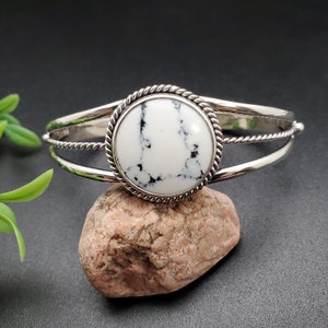 STN #C04 / Pulsera de puño de búfalo blanco / Pulsera turquesa blanca de plata de ley / Pulsera de piedra blanca redonda de 20 mm / Pulsera de búfalo blanco