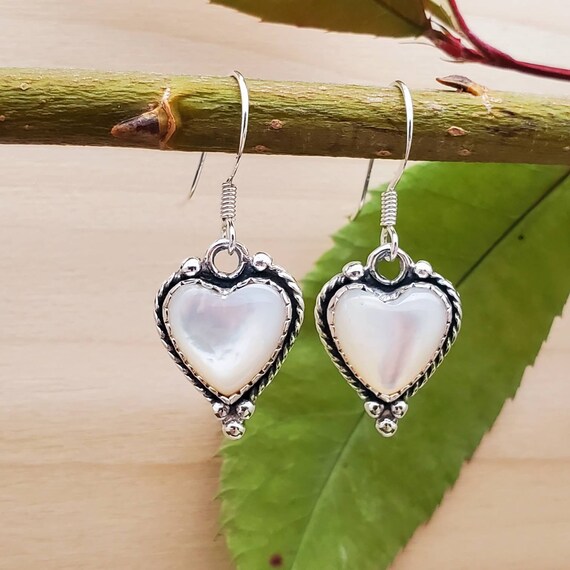 Sterling Silver Green Mother of Pearl Heart Dangle Earrings Sterling Silver Green Mother of Pearl Heart Dangle Earrings