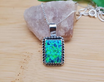 SoCute925 groene opaal rechthoekige ketting hanger met zilveren ketting | Sterlingzilveren ketting met groene opaal | Sierlijke groene hanger