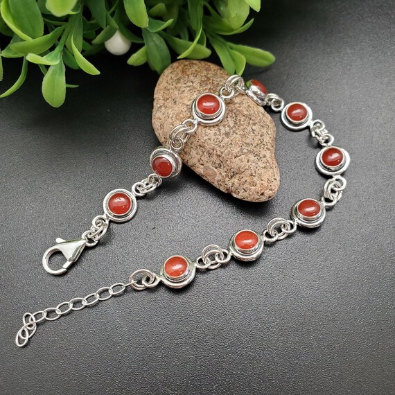 繊細なヒーリングカーネリアンブレスレット 7インチ（1インチチェーン