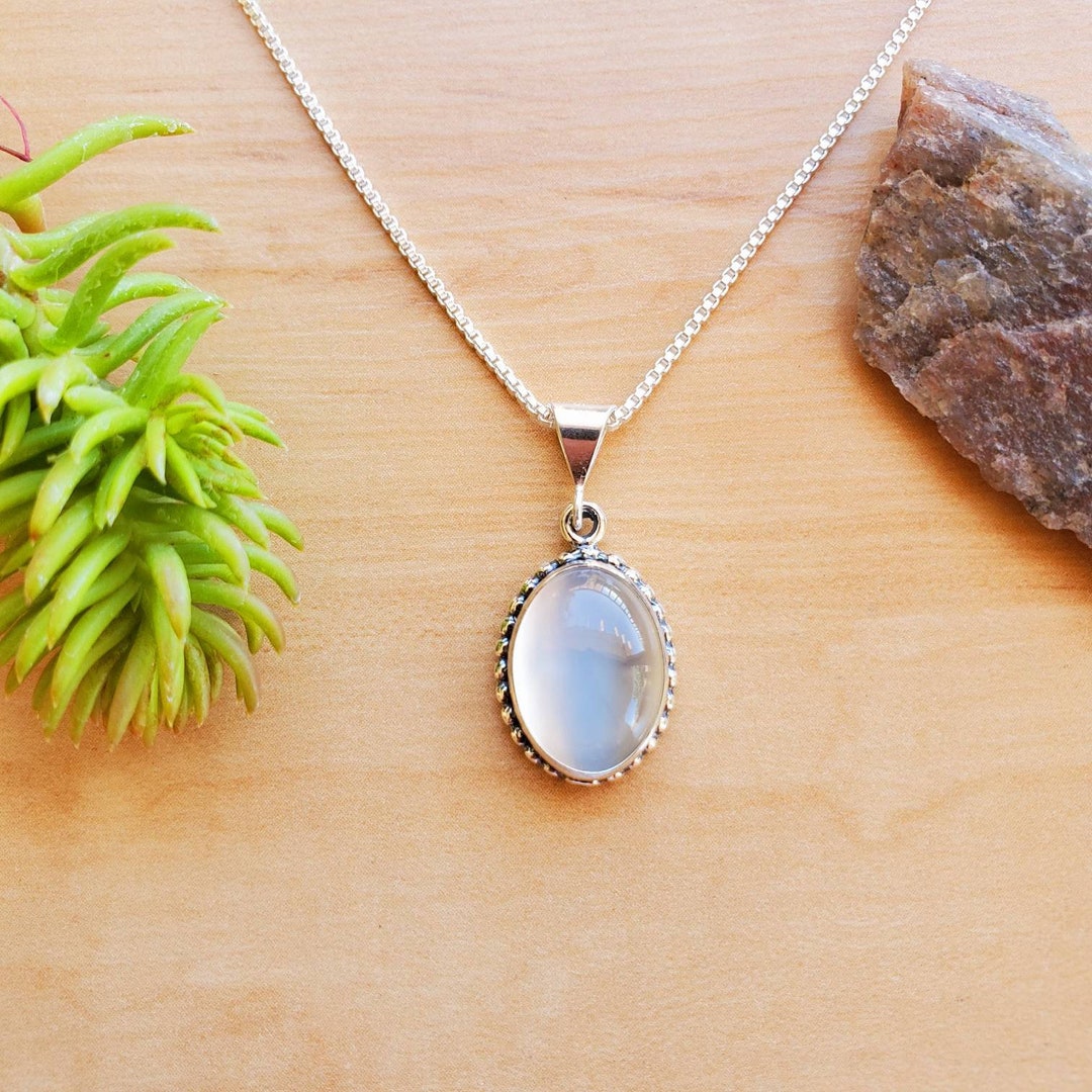 【Monday Edition】Oval Seed Pendant Necklace Socute925 Healing White Moonstone Pendant Necklace With