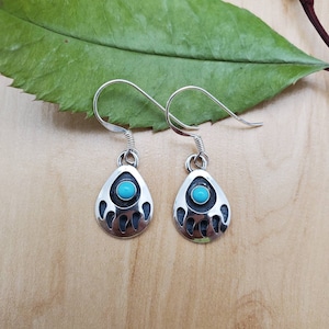 SoCute925 Kleine Bärentatzen Ohrringe | Sterling Silber Bärentatze Ohrringe | Südwestlichen Schmuck | Türkis Ohrringe Made in USA
