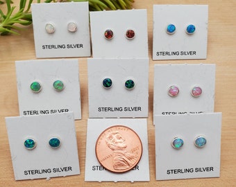 Pendientes de ópalo de fuego SoCute925 de 4 mm / 8 opciones de color / Pendientes de ópalo / Pequeños pendientes de ópalo de 4 mm / Ópalo minimalista / Pendientes para uso diario. Hechos en EE. UU.