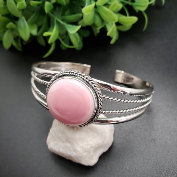 STN #C374 | Lovely Pink Conch Bracelet | Sterling Silver Conch
