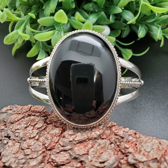 Detailed Huge Southwest Sterling Silver Hinged Bracelet Detailed Huge Southwest Sterling Silver Hinged Bracelet