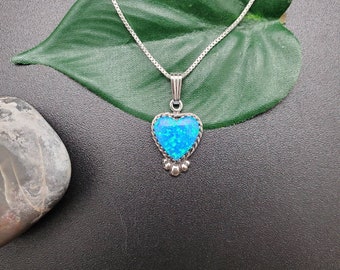 Délicat Bleu Opale Collier Pendentif Avec Collier Chaîne Argent | Collier Opale Bleu Foncé argent sterling | Collier Pendentif Coeur Opale Argent