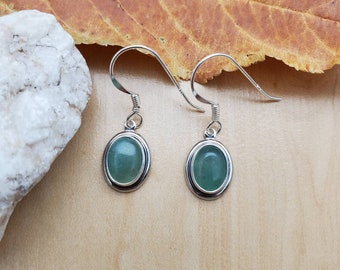 Pendientes colgantes pequeños de aventurina SoCute925 / Pendientes de aventurina / Pendientes de plata de ley / Joyería de aventurina / Verde delicado. Hechos en EE. UU.