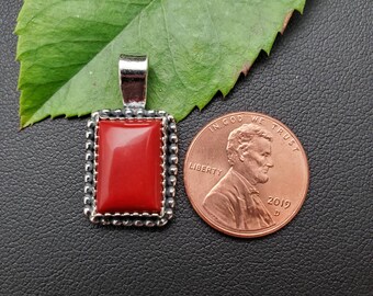 SoCute925 Collana con ciondolo rettangolare in corallo rosso di bambù / Ciondolo in corallo in argento sterling / Ciondolo rettangolare in corallo rosso in stile sud-occidentale, prodotto negli Stati Uniti