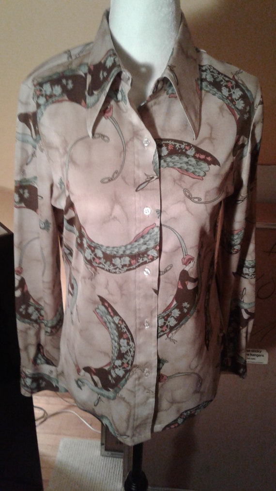 Rare .... Art Deco Picture Blouse ..... Size Medi… - image 3