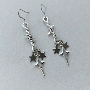 Silver star barbed wire earrings Celestial star earrings Hypoallergenic grunge jewelry Gothic earring Y2k Goth Edgy alt fairy Punk Aesthetic