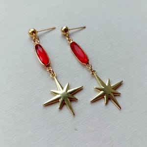 Örhängen med guldstjärna, heta röda kristallörhängen, himmelsmycken, Nordstjärna, Polarstjärna, allergivänlig, rubinröd, estetisk, Y2K-stjärnexplosion, grunge