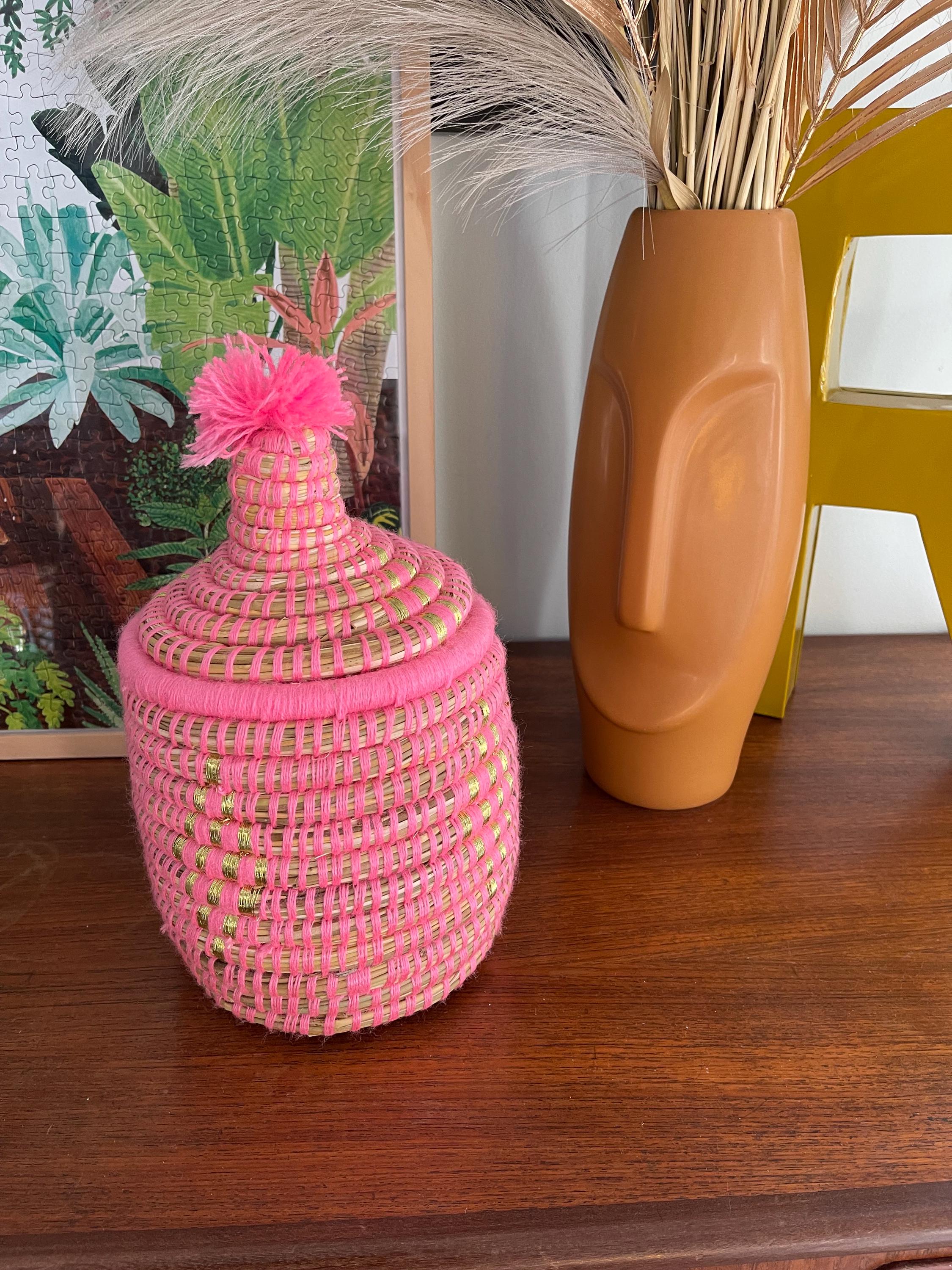 Berber box in straw and wool - H 26 cm - bright pink color