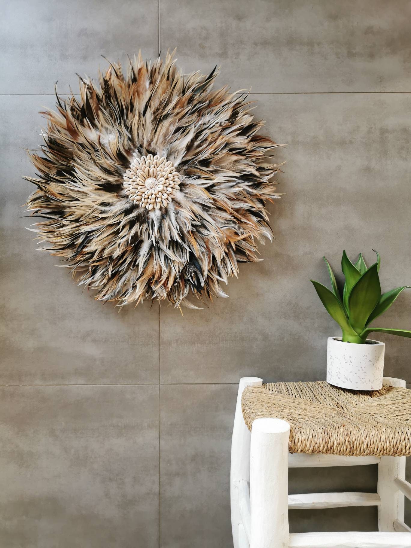 Juju Hat Jujuhat en Plumes Naturelles avec Centre Coquillages Diamètre 52 cm Coloris Marron Fauve Be