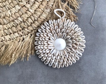 Balinese decoration in shells to hang
