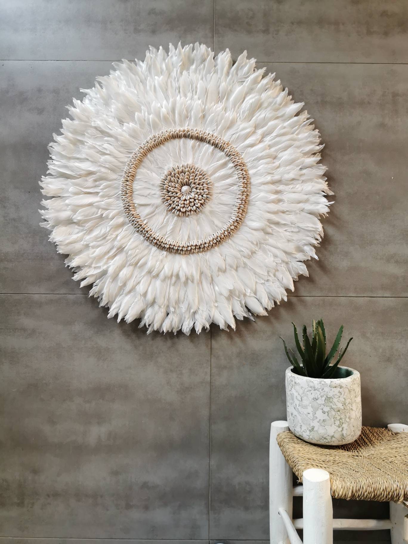Géant Juju Hat Jujuhat en Plumes Naturelles avec Centre Coquillages Diamètre 72 cm Coloris Blanc Cas